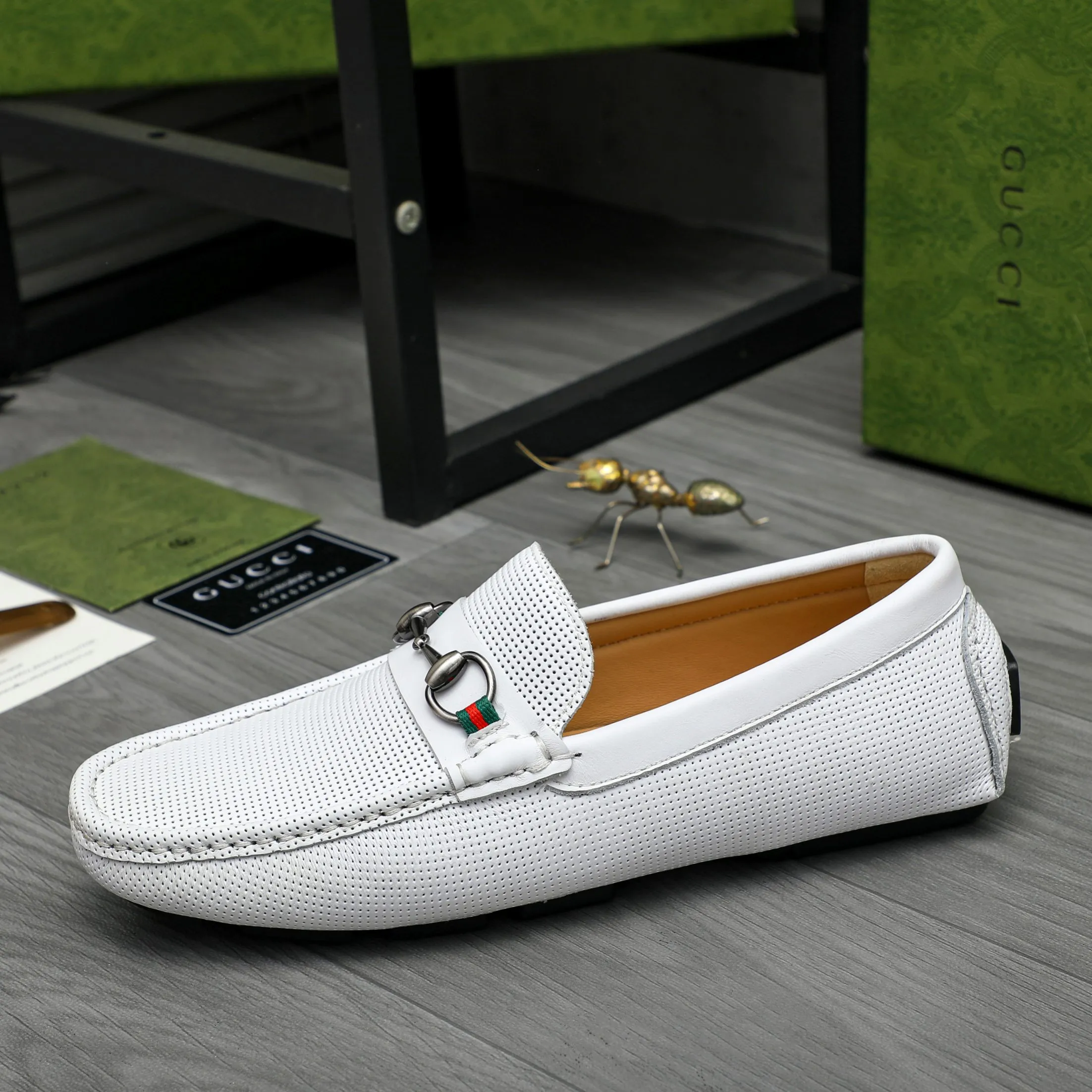 Men's shoes 💰p420 Product trademark: GUCCI (Gucci) casual slip-on men's shoes Regular size: 38-44 Product materials: Selected hollow cowhide upper, sheepskin lining, rubber outsole